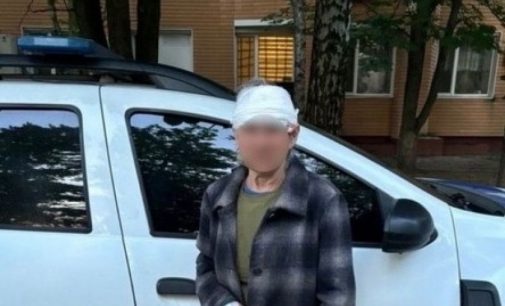 У м. Самар поліцейські допомогли літній жінці, яка травмувалась на зупинці