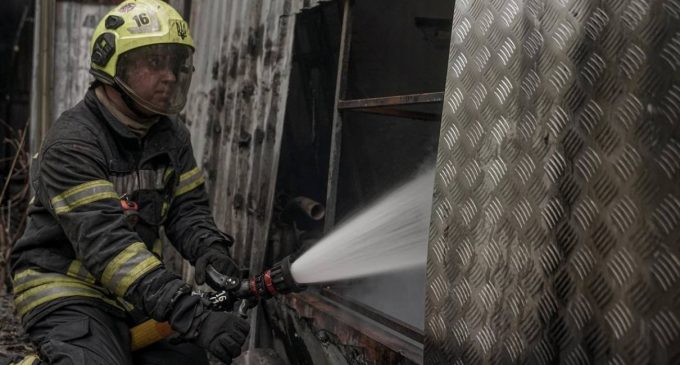 У Києві на території Гідропарку велика пожежа: що відомо