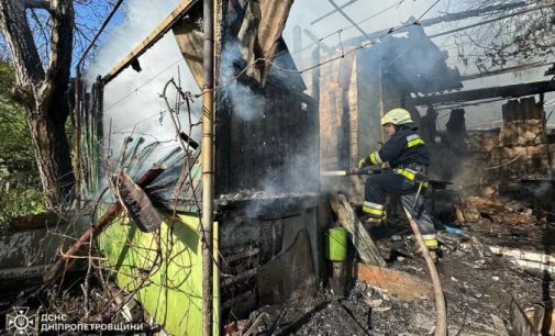 Вигорів вщент: у Кам’янському вогнеборці ліквідували загорання дачного будинку