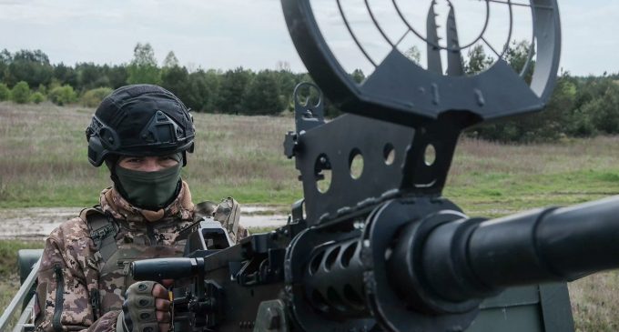 Ворог атакує Україну “Шахедами” і корегує атаки навідниками: де загроза ударів