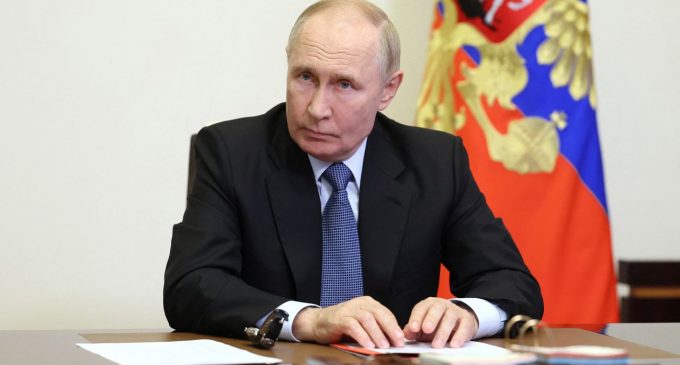 “Готові працювати над меморандумом”: що ще сказав Путін після розмови з Трампом