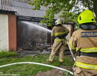 У Дніпровському районі вогнеборці врятували на пожежі двох людей