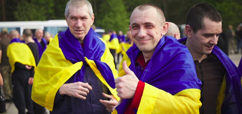 Україна повернула з полону 390 людей: з’явилися перші відео