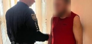 Вирвав сумку з рук потерпілого та втік: у Дніпрі поліцейські затримали підозрюваного у пограбуванні містянина