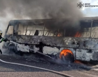 На трасі «Бориспіль-Дніпро-Запоріжжя» спалахнув рейсовий автобус