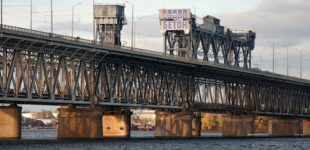 Мерія Дніпра ремонтуватиме трамвайну колію через Старий міст за 351 мільйон