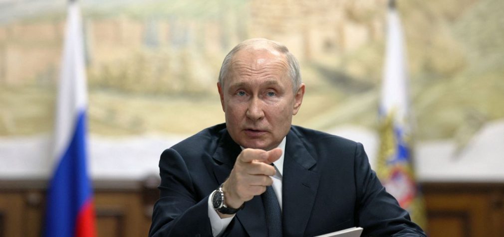 В РФ ще один вибух на залізниці: росіяни кажуть про теракти, а Путін б’є тривогу