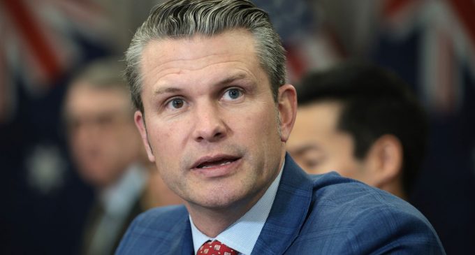 Трамп анонсував “важливу пресконференцію” шефа Пентагону
