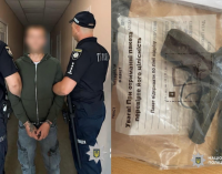 Влаштував стрілянину та травмував жінку: поліція Дніпра затримала 29-річного підозрюваного