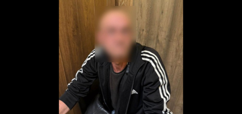 Поліцейські Дніпра затримали підозрюваного у крадіжці з гіпермаркету