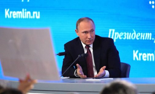 Путін наказав засекретити дані про російську економіку та зовнішню торгівлю – Bloomberg
