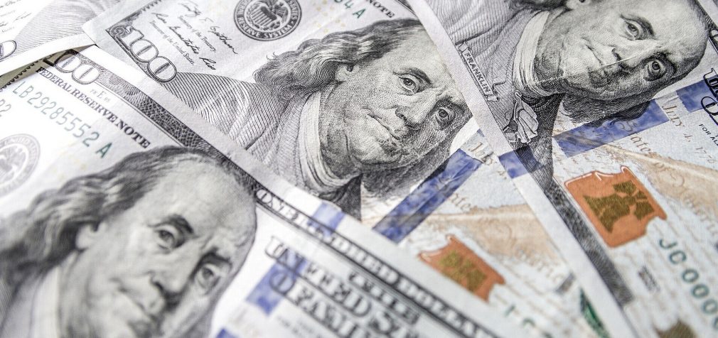 Песимізм інвесторів щодо долара США досяг двадцятирічного максимуму