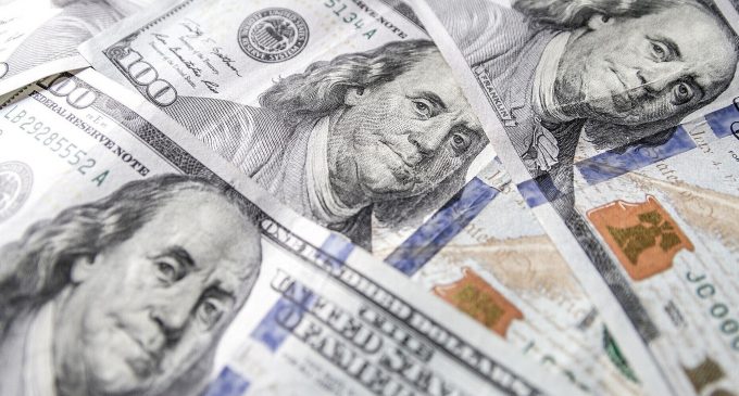 Песимізм інвесторів щодо долара США досяг двадцятирічного максимуму