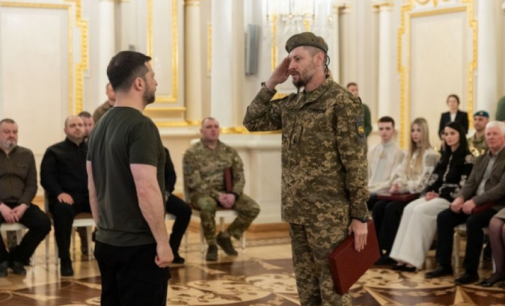 Пройшов шлях від солдата до офіцера: Президент вручив орден «Золота Зірка» військовому з Дніпра