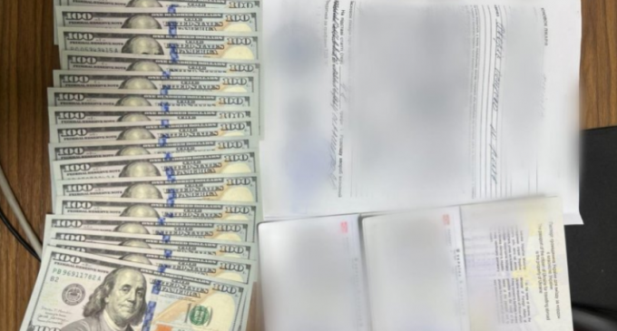 Пропонував хабар за втечу: на кордоні затримали ще одного ухилянта