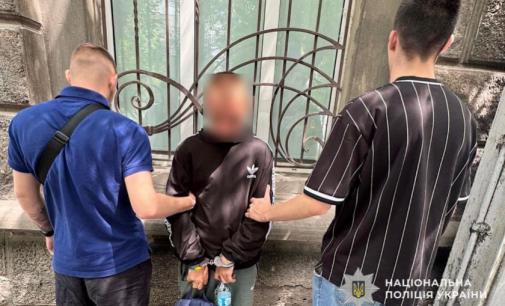 У Дніпрі затримали чоловіка за підозрою у квартирній крадіжці