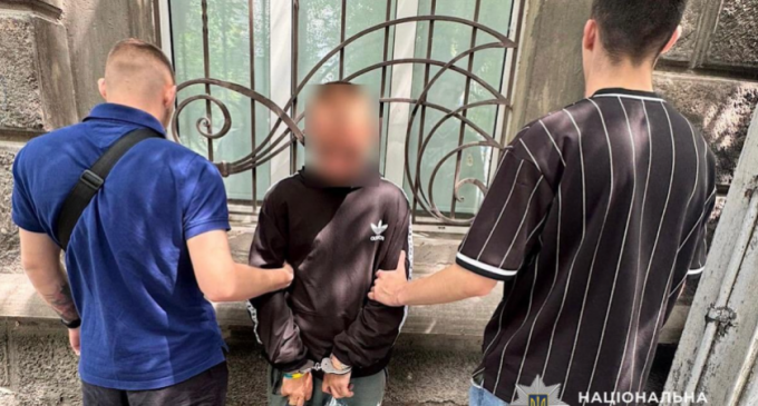 У Дніпрі затримали чоловіка за підозрою у квартирній крадіжці