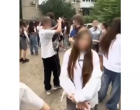 У Павлограді 15-річна дівчина побила дитину на очах у натовпу: поліція відкрила провадження
