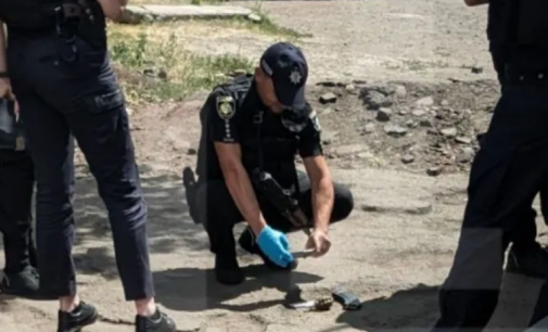 У Кривому Розі чоловік намагався зайти в автобус із бойовою гранатою: деталі