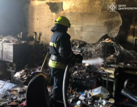Вогнеборці Дніпра врятували жінку на пожежі у центрі міста