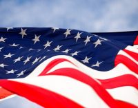 Торговий дефіцит США різко скоротився завдяки найбільшому в історії падінню імпорту