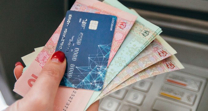 Кабмін посилить контроль за благодійними зборами після скандалу з Гусаковим