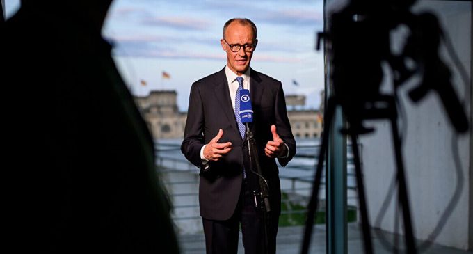 Мерц не переконав Трампа у необхідності надання допомоги Україні – NYT
