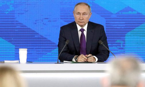 У Кремлі підтвердили, що Путін говорив Трампу про відповідь РФ на атаку по аеродромах