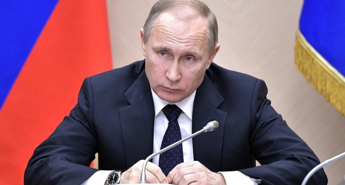Путін анонсував скорочення оборонних витрат