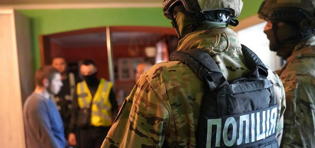 Нацполіція проводить масштабні рейди проти нелегальної зброї