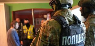 Нацполіція проводить масштабні рейди проти нелегальної зброї
