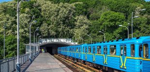 Пошкодження колії метро у Києві: як курсують поїзди