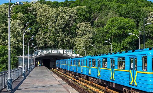Пошкодження колії метро у Києві: як курсують поїзди