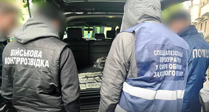 На Хмельниччині викрили ділків, які обіцяли “допомогти” з ТЦК