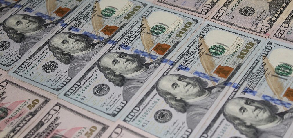 Статус долара як “тихої гавані” під випробуванням через атаку по Ірану – ЗМІ