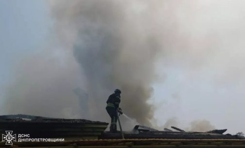 У Нікопольському районі вогнеборці ліквідували пожежу, що виникла внаслідок удару дроном