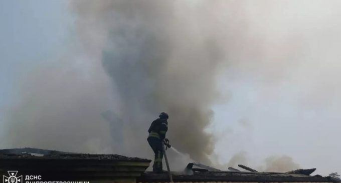 У Нікопольському районі вогнеборці ліквідували пожежу, що виникла внаслідок удару дроном