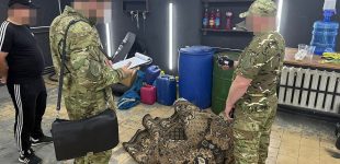 ДБР викрило групу військових, які продавали дизпаливо, призначене для бойових вилетів