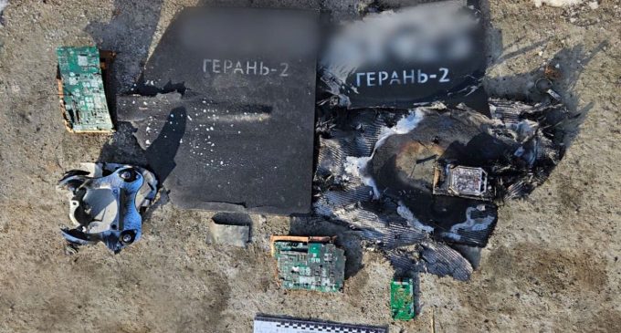 Росіяни почали використовувати білі “Шахеди” на радіокеруванні, – AP