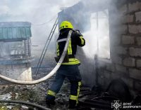 У Дніпровському районі зайнявся гараж