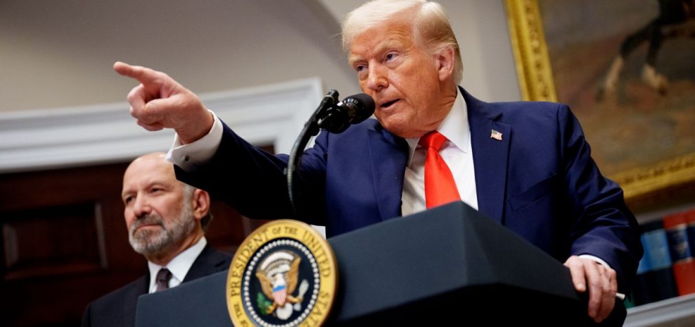 Трамп накинувся з критикою на CNN та NYT через удари по ядерних об’єктах Ірану