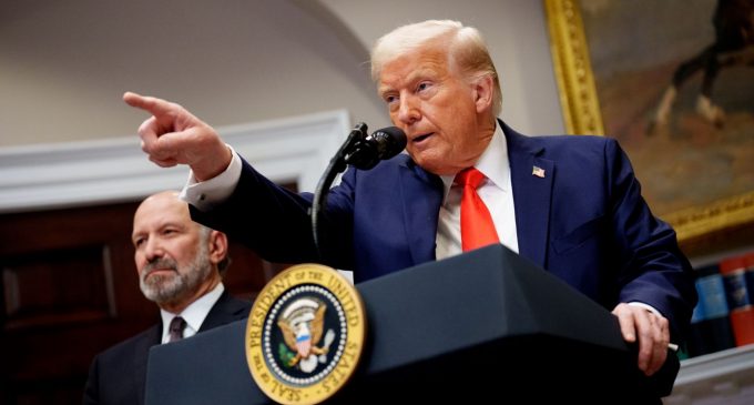 Трамп накинувся з критикою на CNN та NYT через удари по ядерних об’єктах Ірану