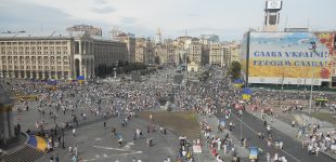Більшість українців згодні проголосувати за вступ до ЄС та НАТО найближчим часом