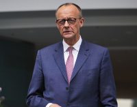 У Німеччині ультраправі та ліві закликали Мерца до переговорів з Путіним