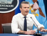 Сенатори США розкритикували очільника Пентагону за намір скоротити допомогу Україні