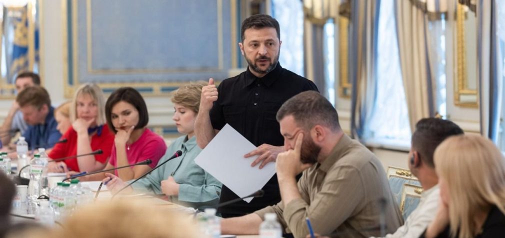 Росіяни підкинули тіла своїх 20 загиблих: Зеленський показав докази