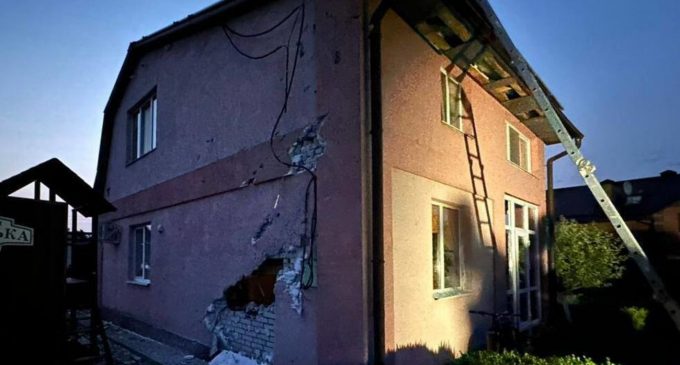 Пошкоджено десятки будинків та авто: на Київщині показали наслідки масованого обстрілу
