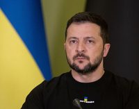 Зеленський привітав українців з Днем конституції