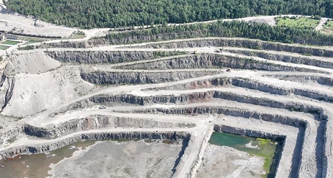 В Україні викрили масштабну схему виведення з-під санкцій РНБО надровидобувних компаній