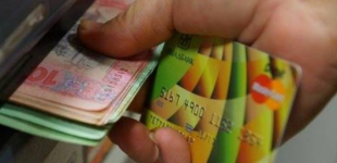 Викрала гроші з картки знайомої: у Нікопольському районі жінці повідомлено про підозру